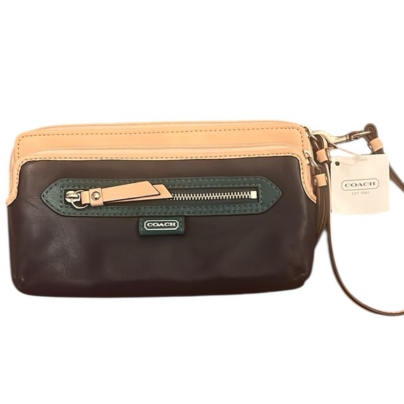 Coach New Daisy Spectator Zipper Navy Green & Tan Wristlet NWT Wallet Card Slots - Picture 1 of 10